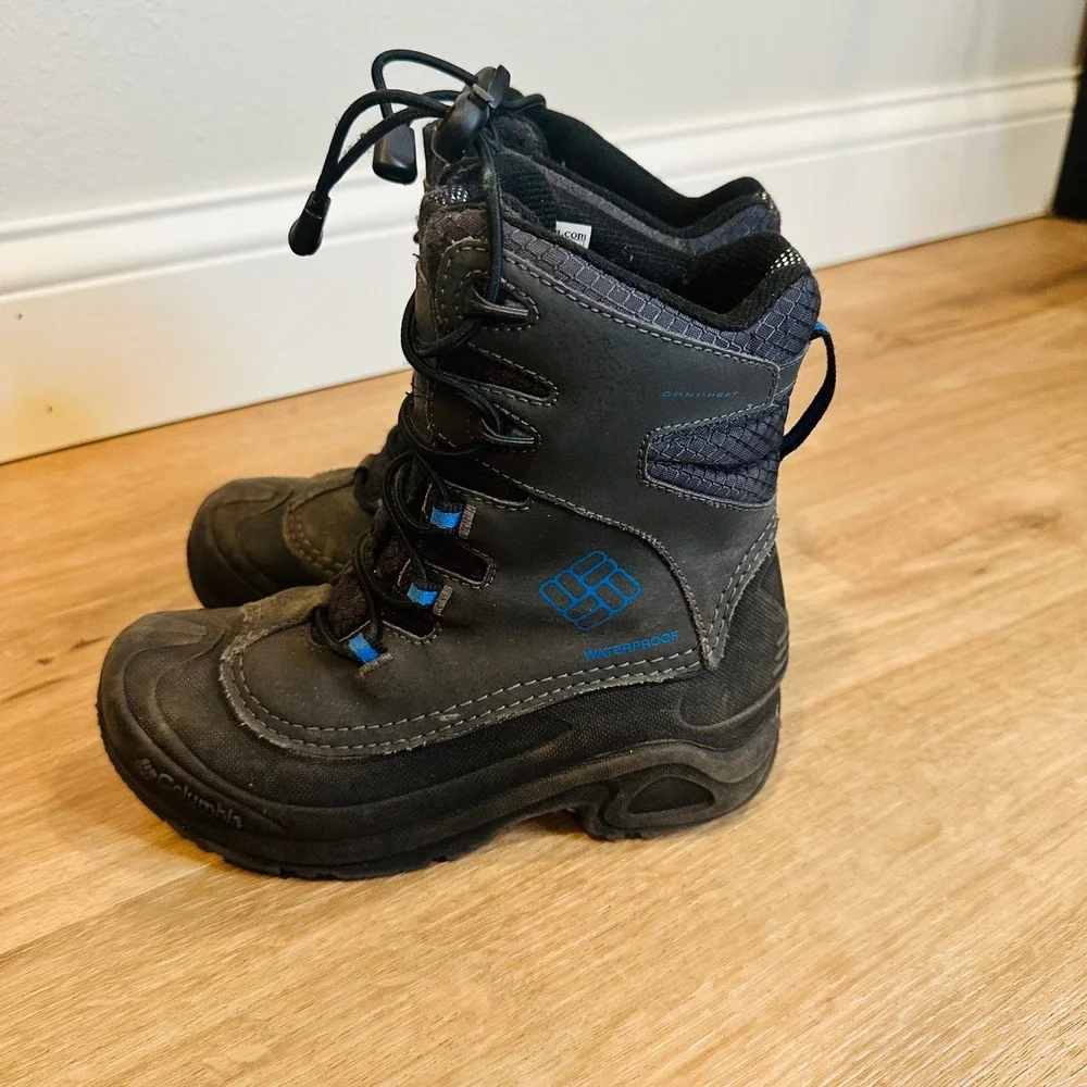 Columbia Bugaboot Plus IV Snow Boots‎ Kids Size 3 Grey Blue Waterproof Omni-Heat